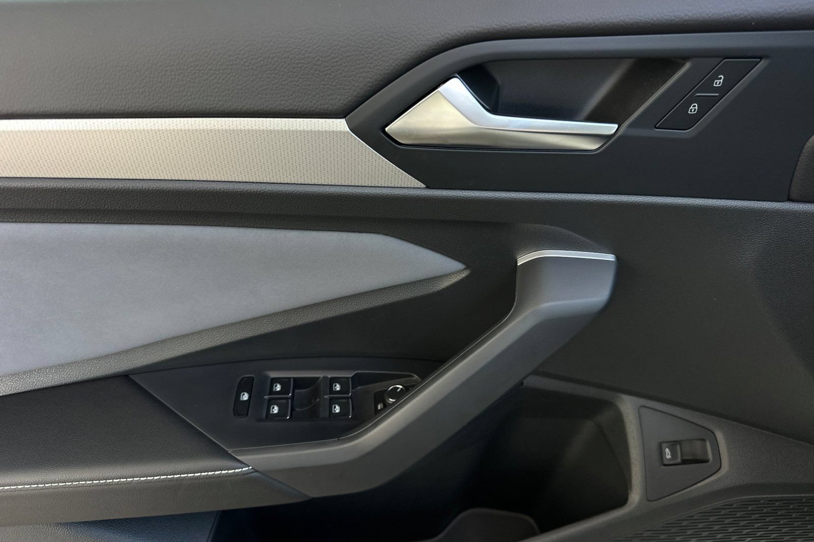New 2026 Volkswagen Jetta SE FWD image 11