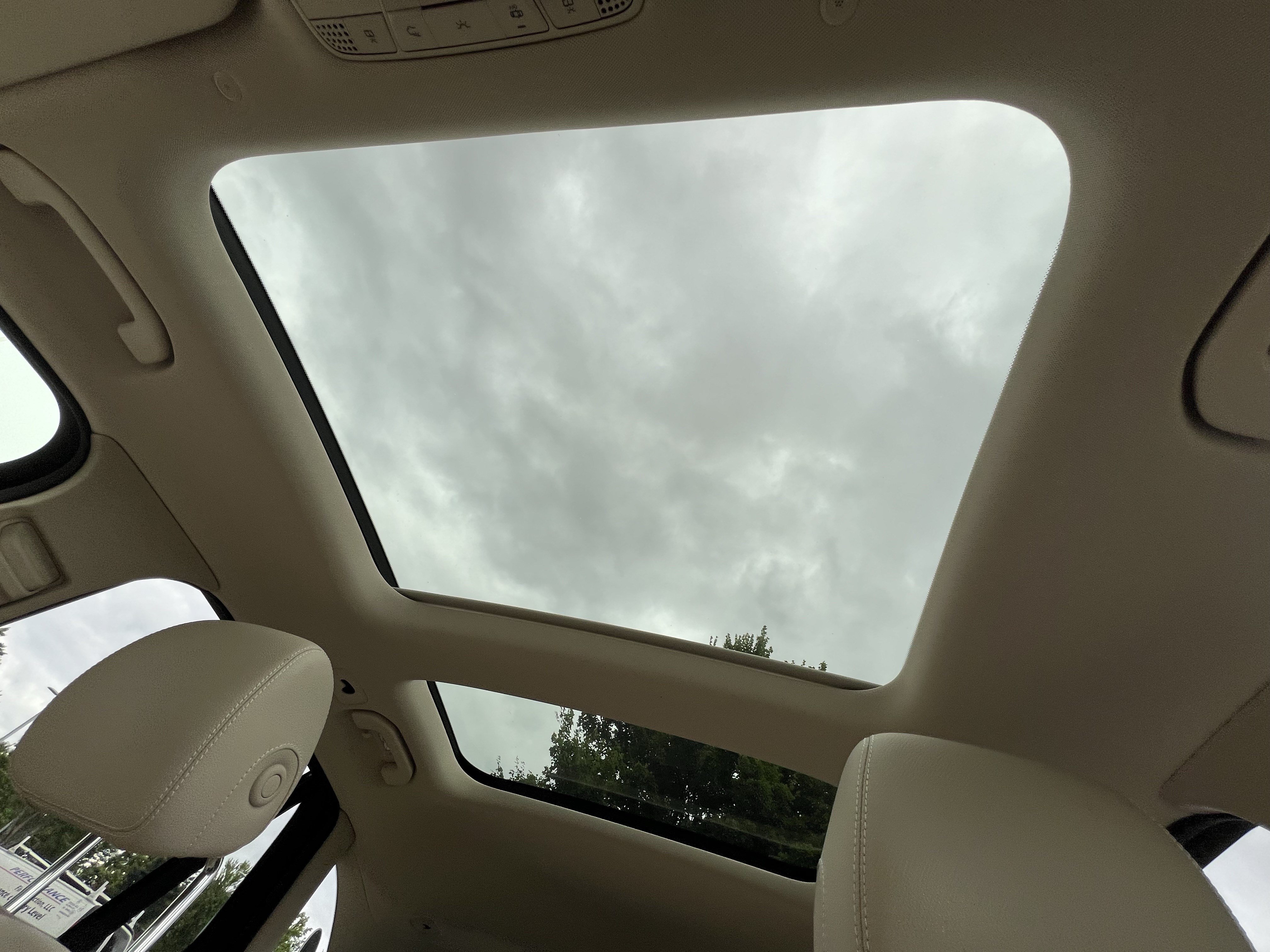 Used 2020 Mercedes-Benz GLC 300 4MATIC image 29