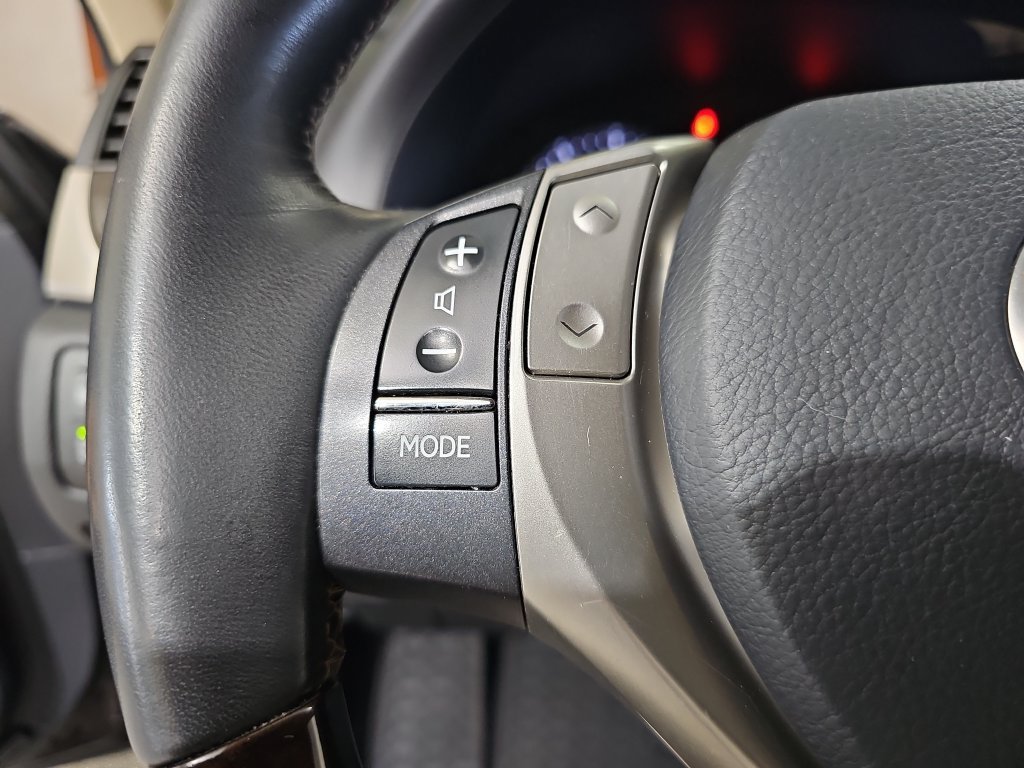 Used 2013 Lexus GS 350 AWD w/ Luxury Pkg w/Cold Weather Pkg image 19