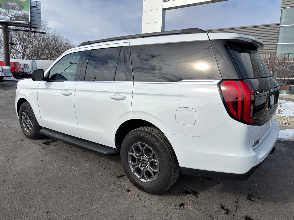 Used 2025 Ford Expedition Active AWD/4WD image 8