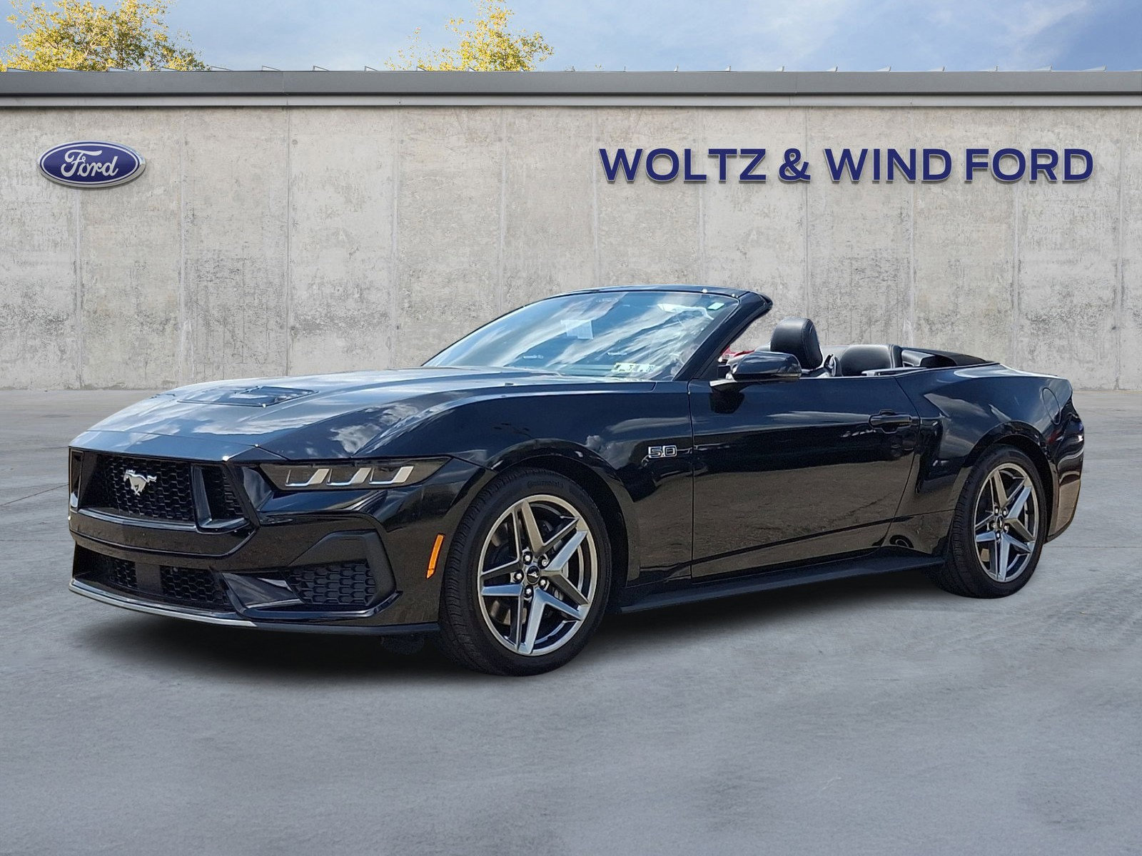 Used 2024 Ford Mustang GT Premium RWD image 3