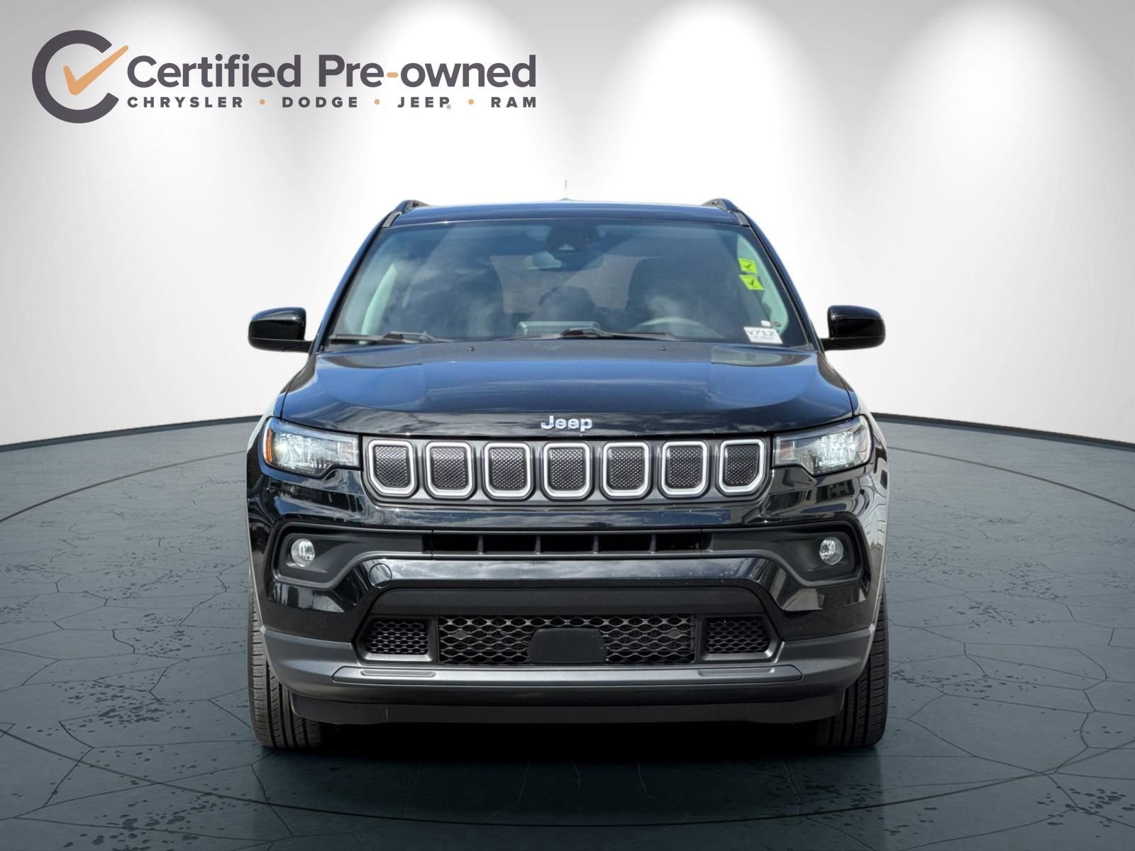Certified 2022 Jeep Compass Latitude image 9
