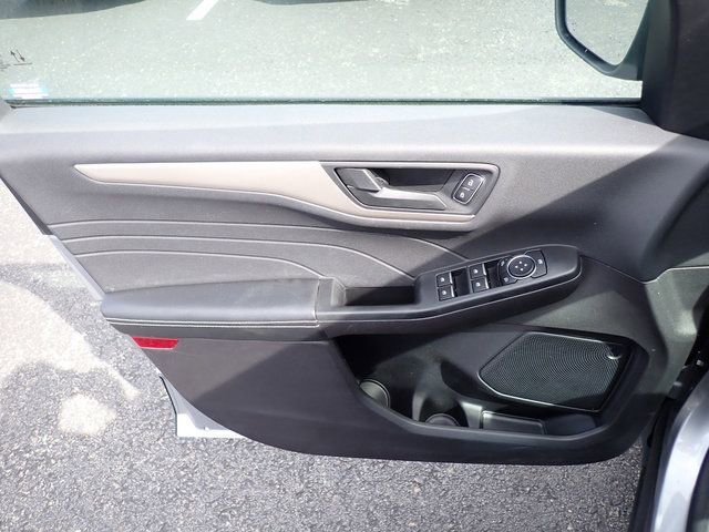 Used 2022 Ford Escape SE w/ Cold Weather Package image 20