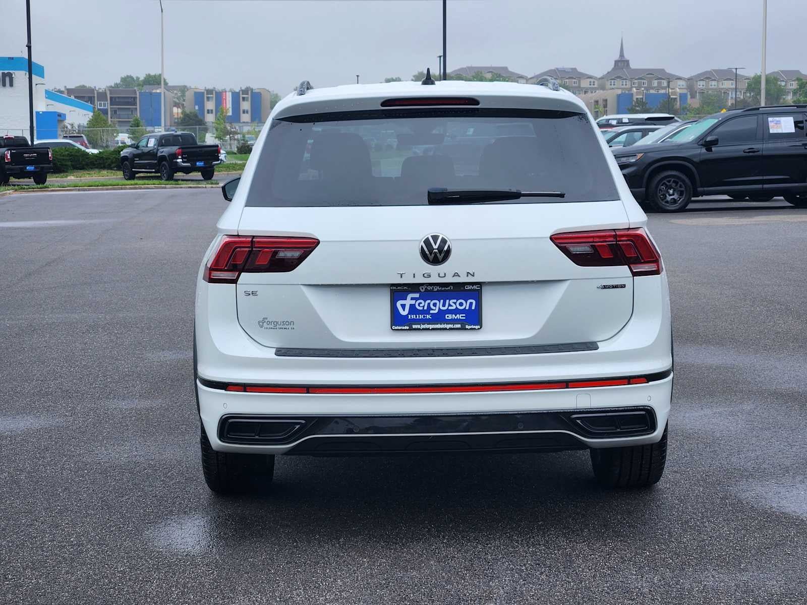 Used 2024 Volkswagen Tiguan SE R-Line AWD/4WD image 14