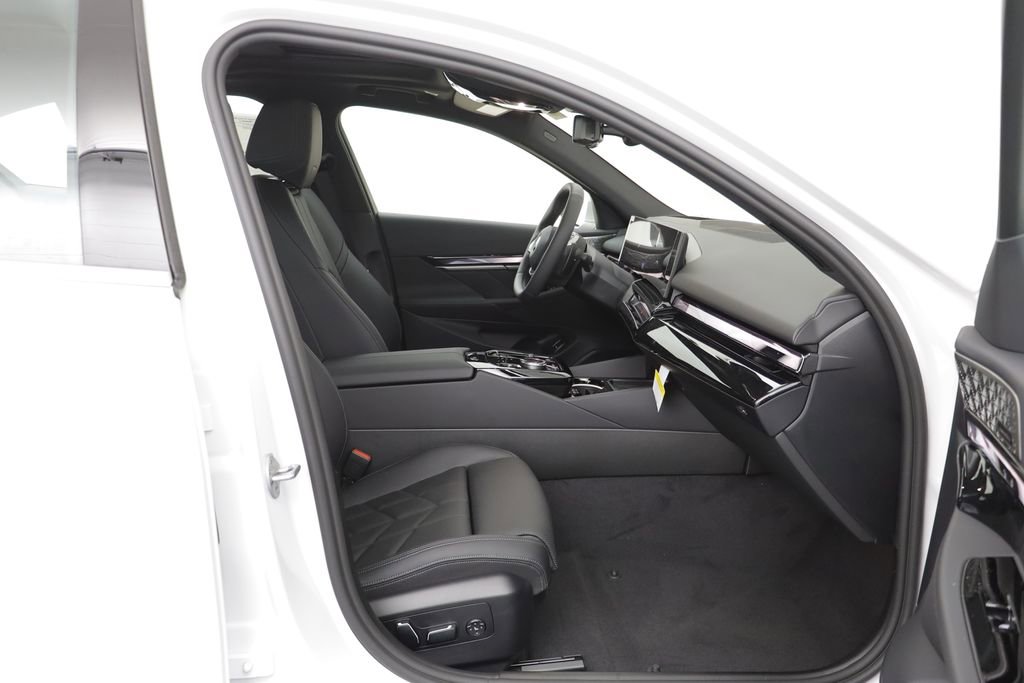 New 2026 BMW 530i xDrive w/ Premium Package image 19