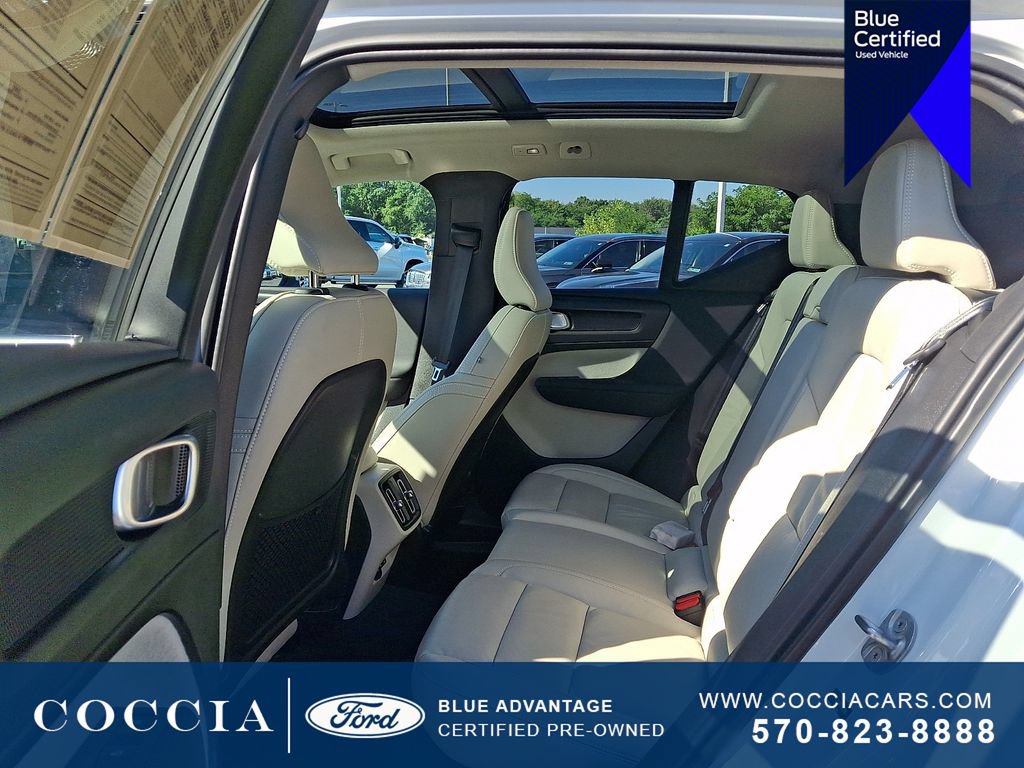 Used 2023 Volvo XC40 B5 Plus w/ Protection Package Premier AWD/4WD image 10