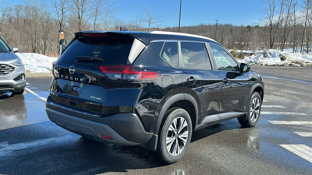 Used 2023 Nissan Rogue SV w/ SV Premium B Package image 5