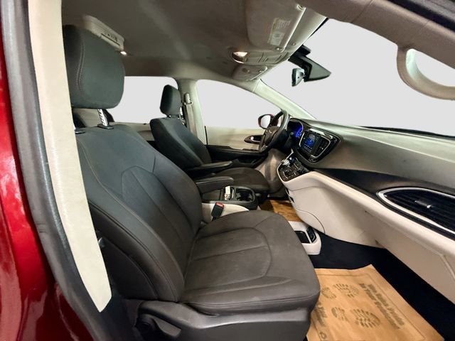 Used 2019 Chrysler Pacifica Touring Plus w/ Tire & Wheel Group image 28