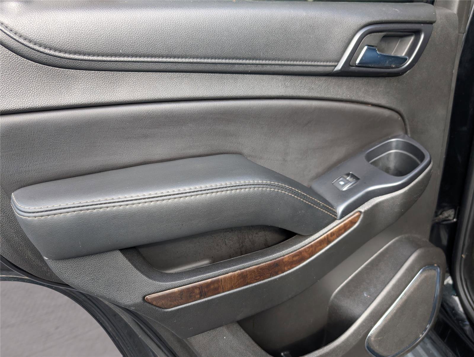 Used 2017 Chevrolet Tahoe LT image 34