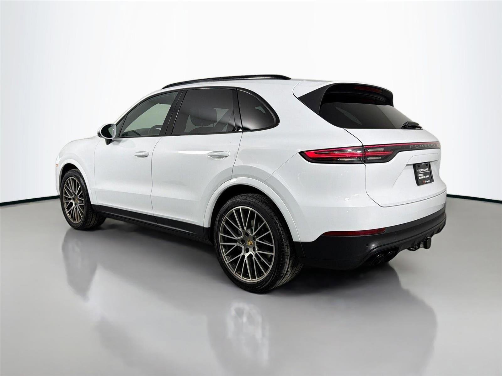 Certified 2023 Porsche Cayenne S Platinum w/ Assistance Package image 3