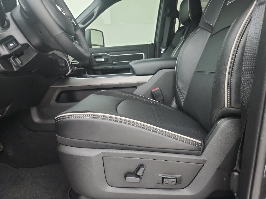 New 2026 RAM 2500 Laramie w/ Night Edition AWD/4WD image 19