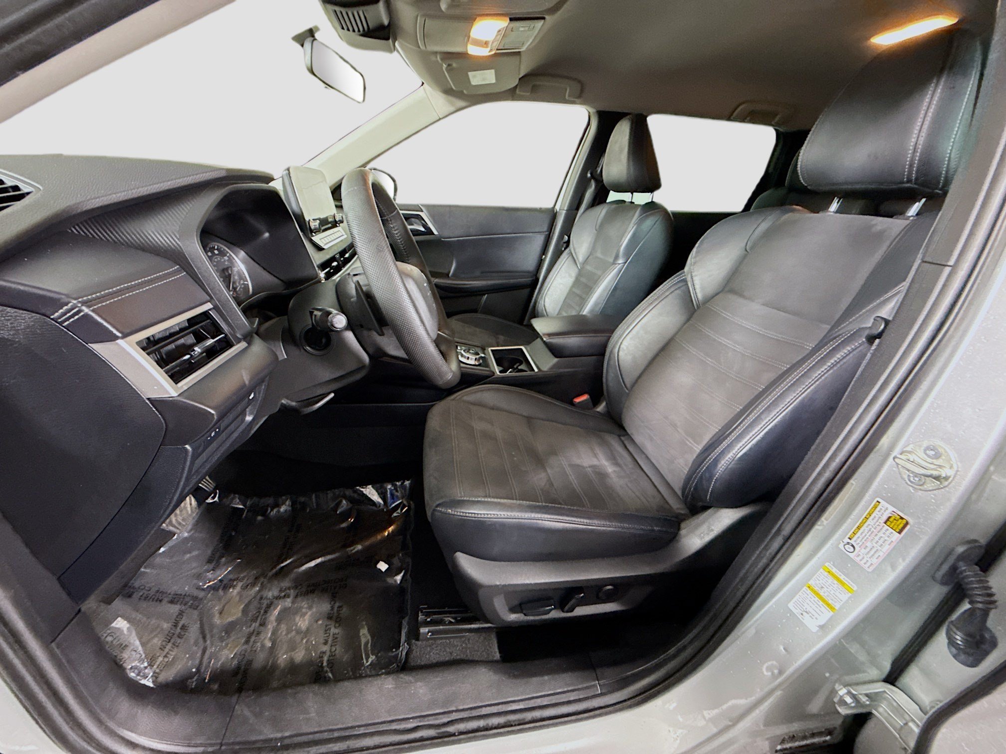 Used 2023 Mitsubishi Outlander SE FWD image 22