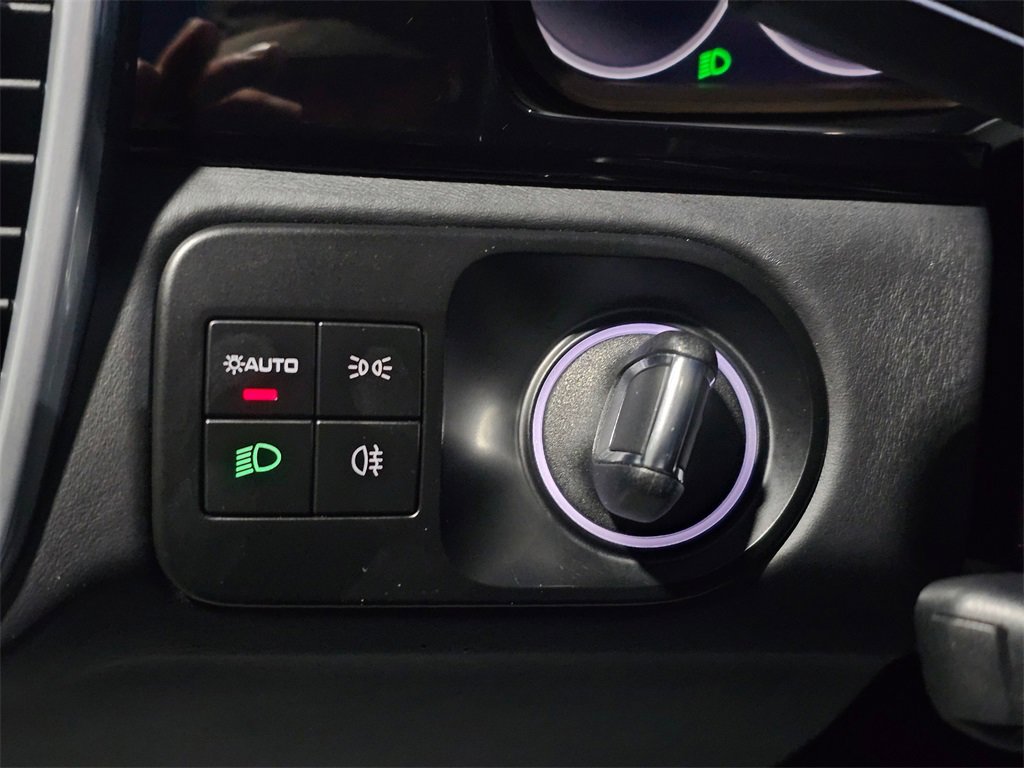 Used 2022 Porsche Cayenne image 25