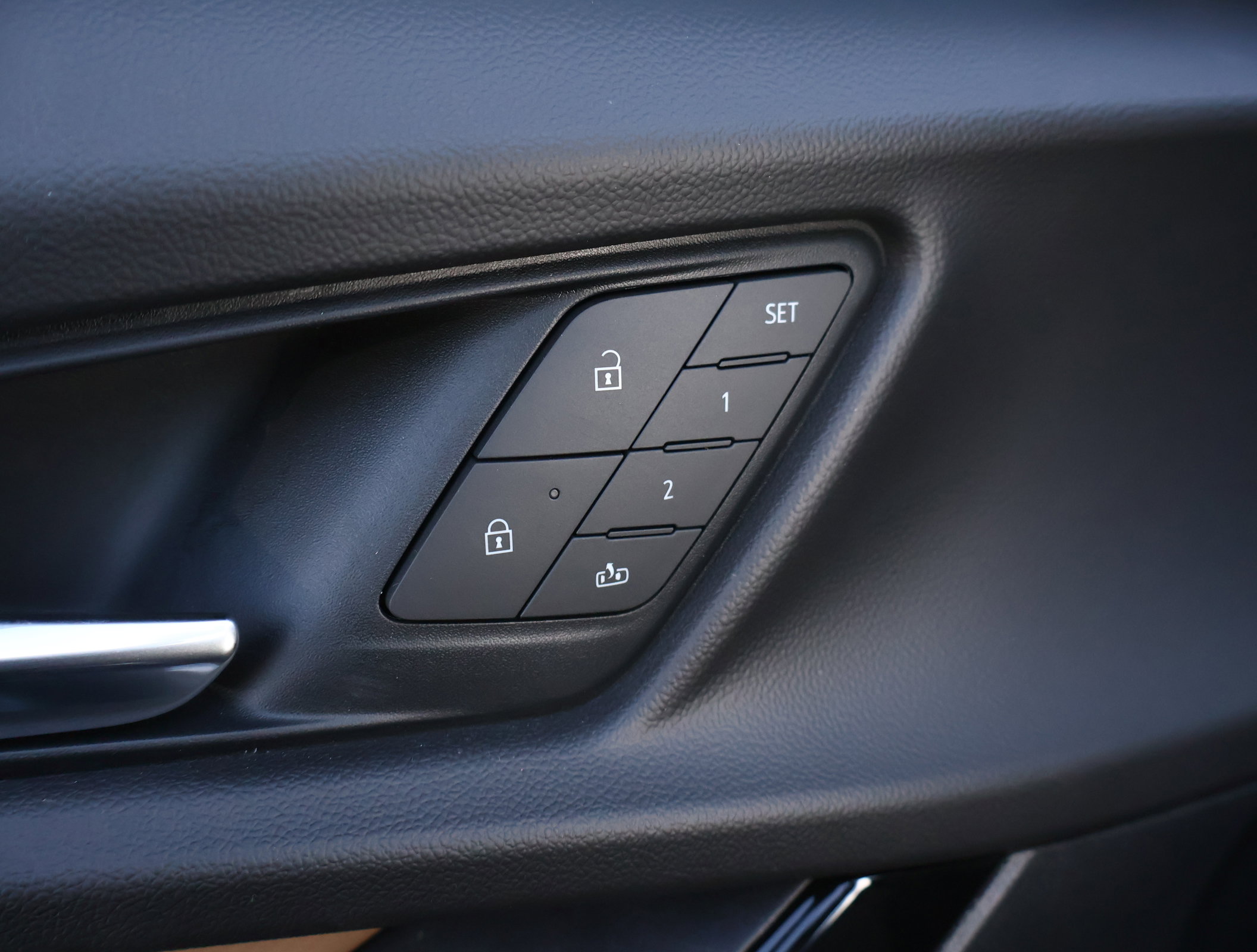 New 2026 Chevrolet Equinox ACTIV w/ Convenience Package III image 9