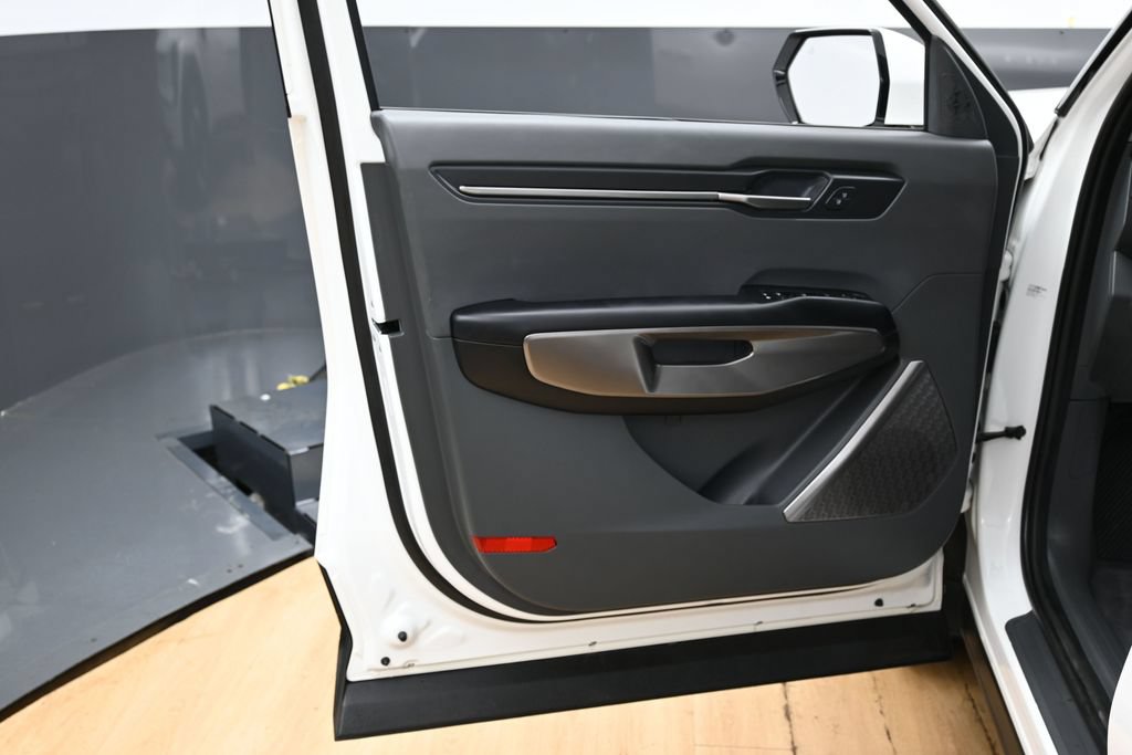 Used 2024 Kia EV9 Light RWD image 41