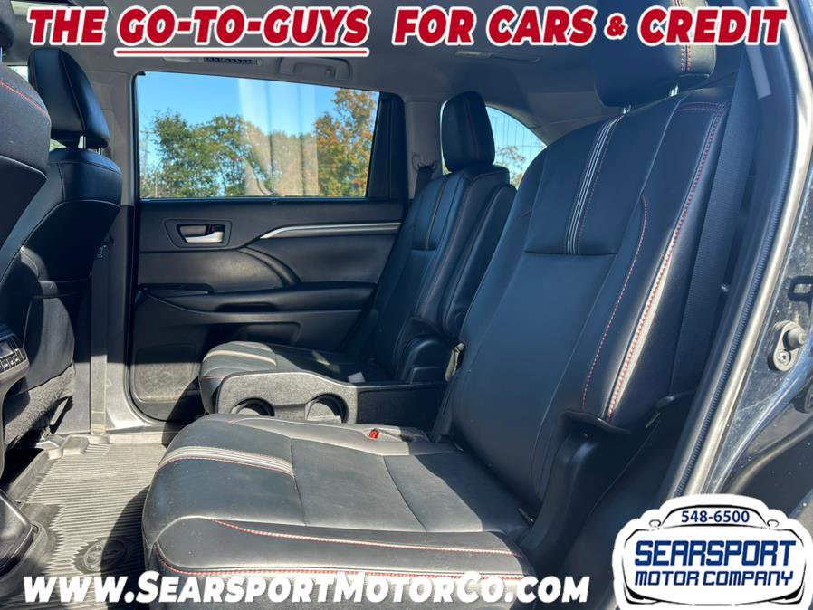 Used 2019 Toyota Highlander SE image 14