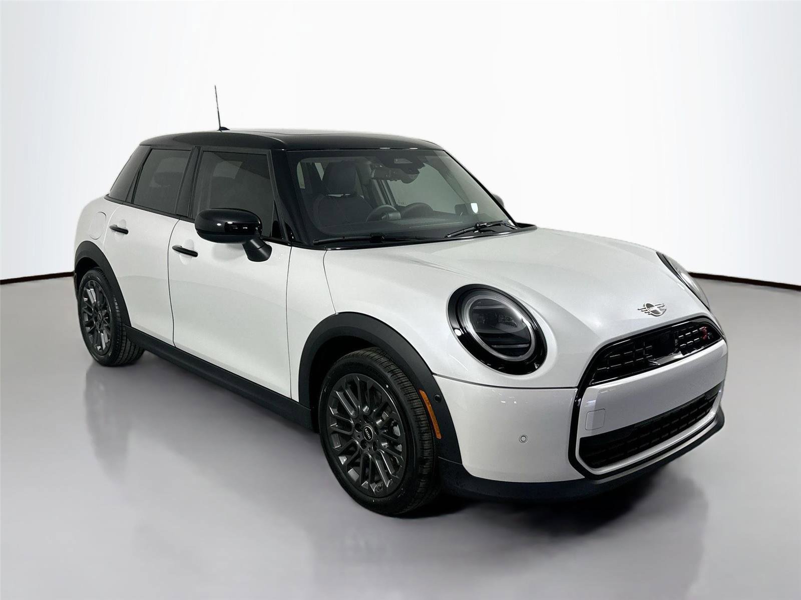 Used 2025 MINI Cooper S FWD image 3