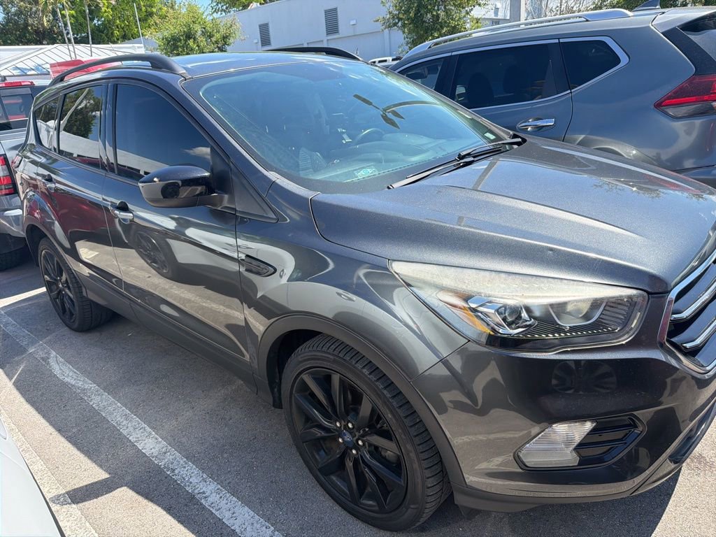 Used 2019 Ford Escape SE image 3