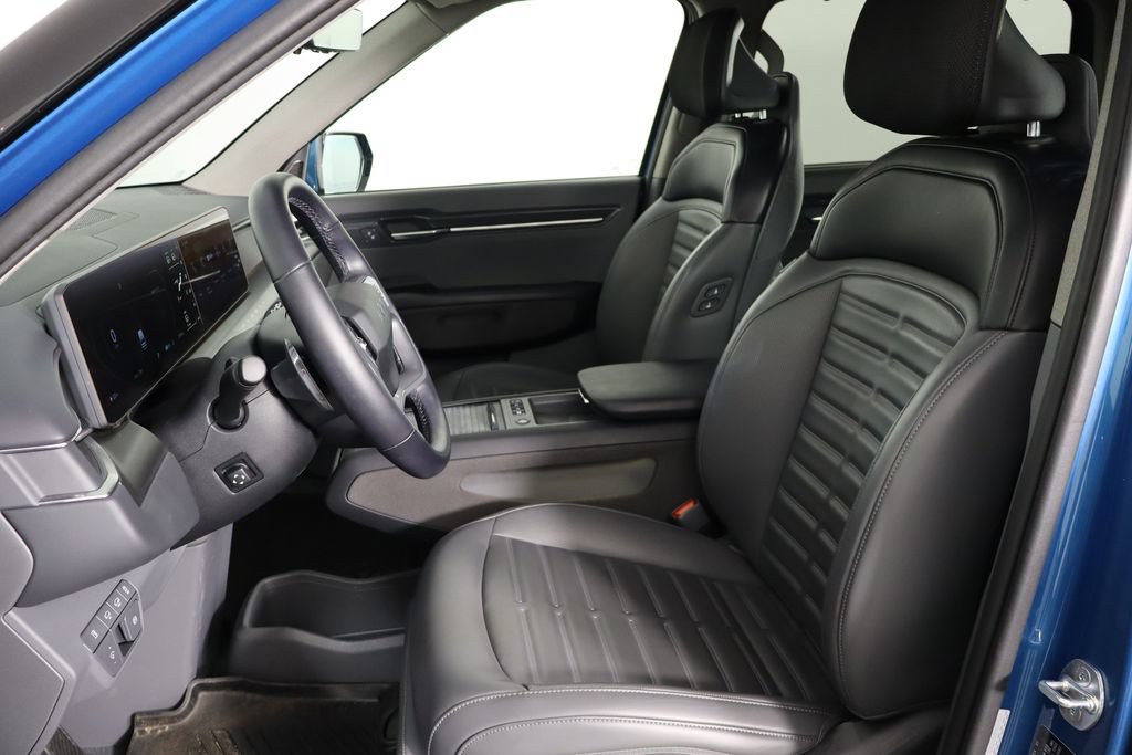 Used 2024 Kia EV9 Land AWD/4WD image 13