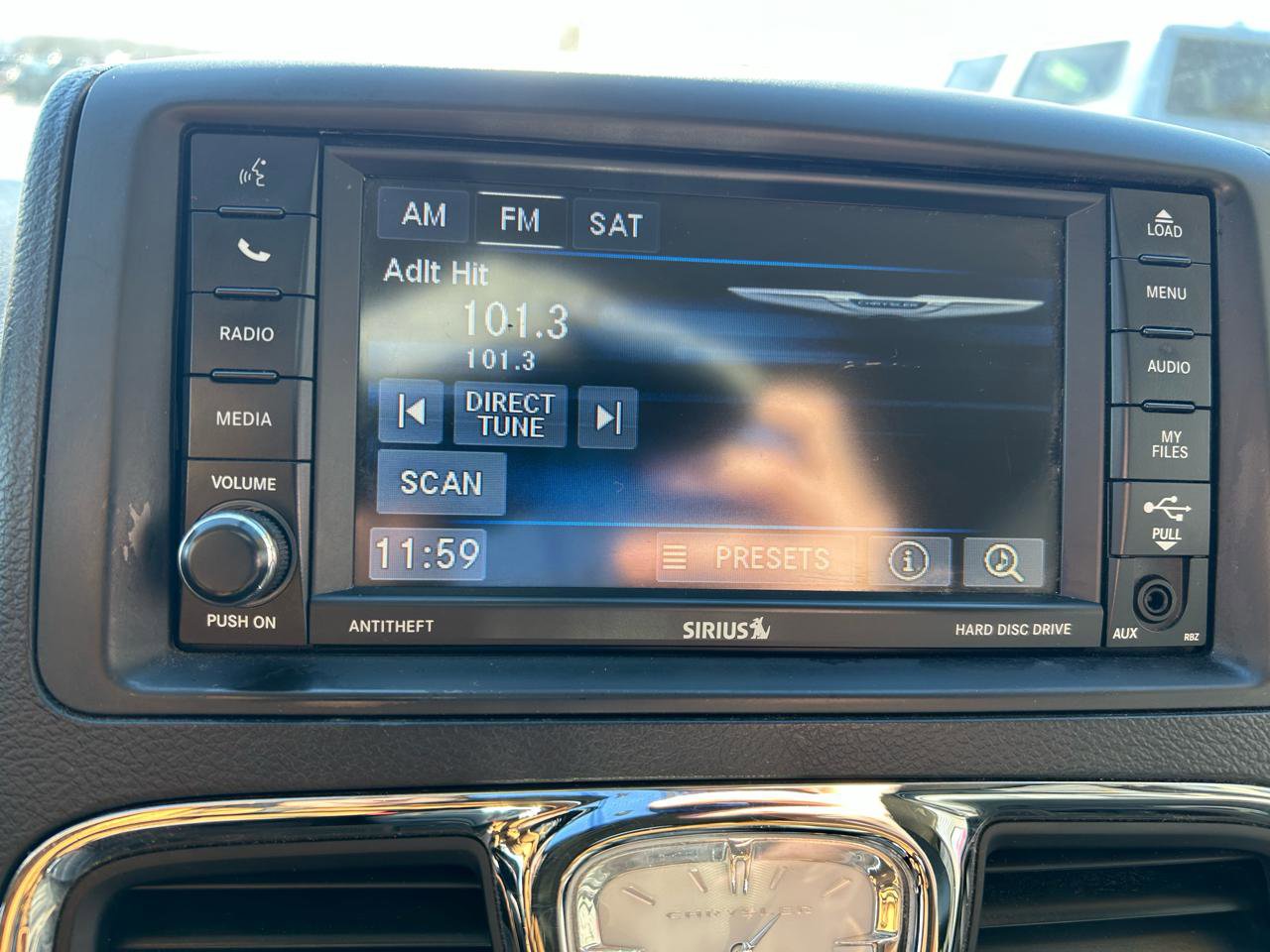 Used 2014 Chrysler Town & Country Touring-L w/ Driver Convenience Group image 23