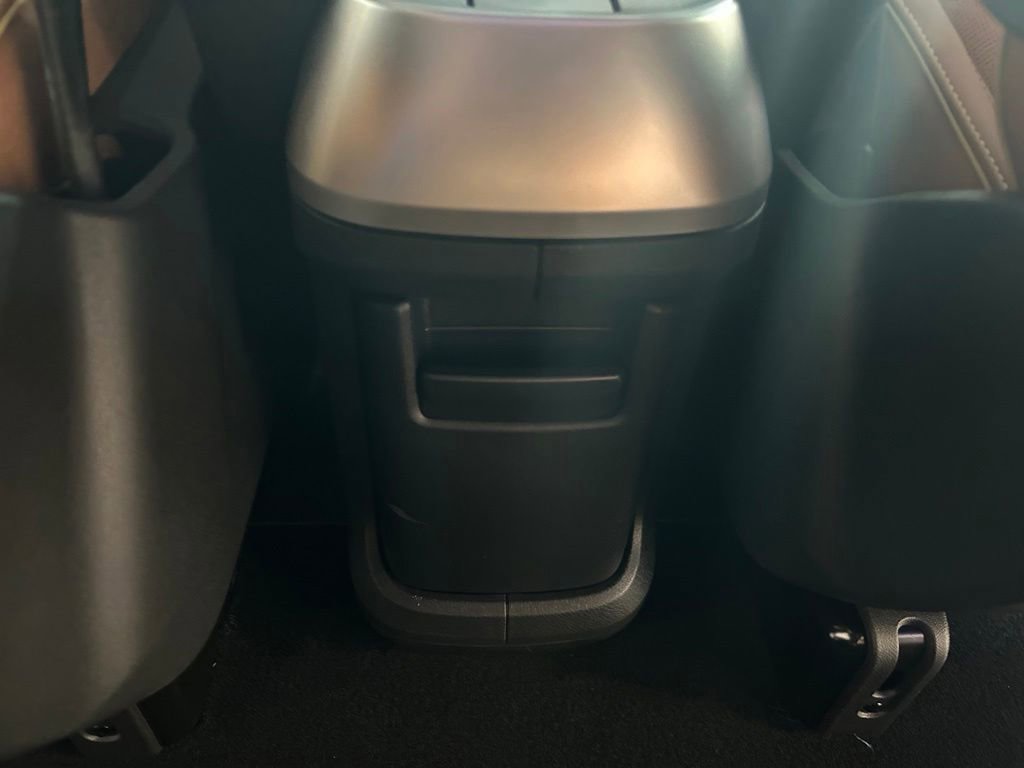 New 2025 Volkswagen ID. Buzz Pro S Plus AWD/4WD image 42