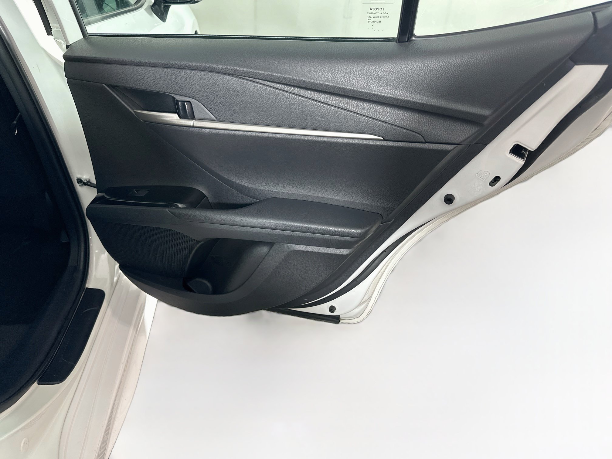 Used 2025 Toyota Camry SE FWD image 30