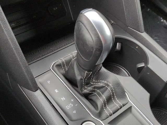 Used 2021 Volkswagen Atlas Cross Sport SE w/ Panoramic Sunroof Package FWD image 27