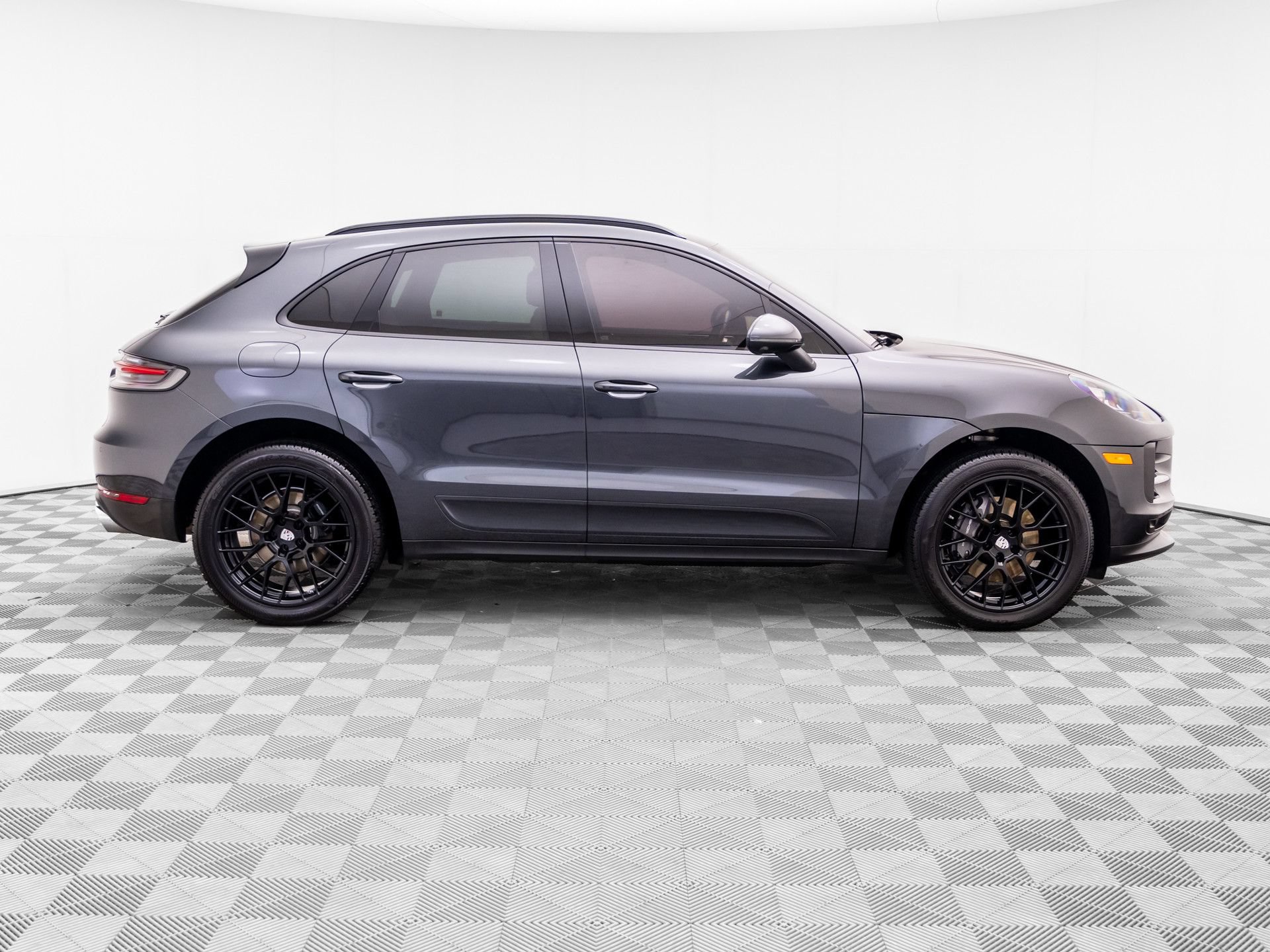Used 2021 Porsche Macan AWD/4WD image 6
