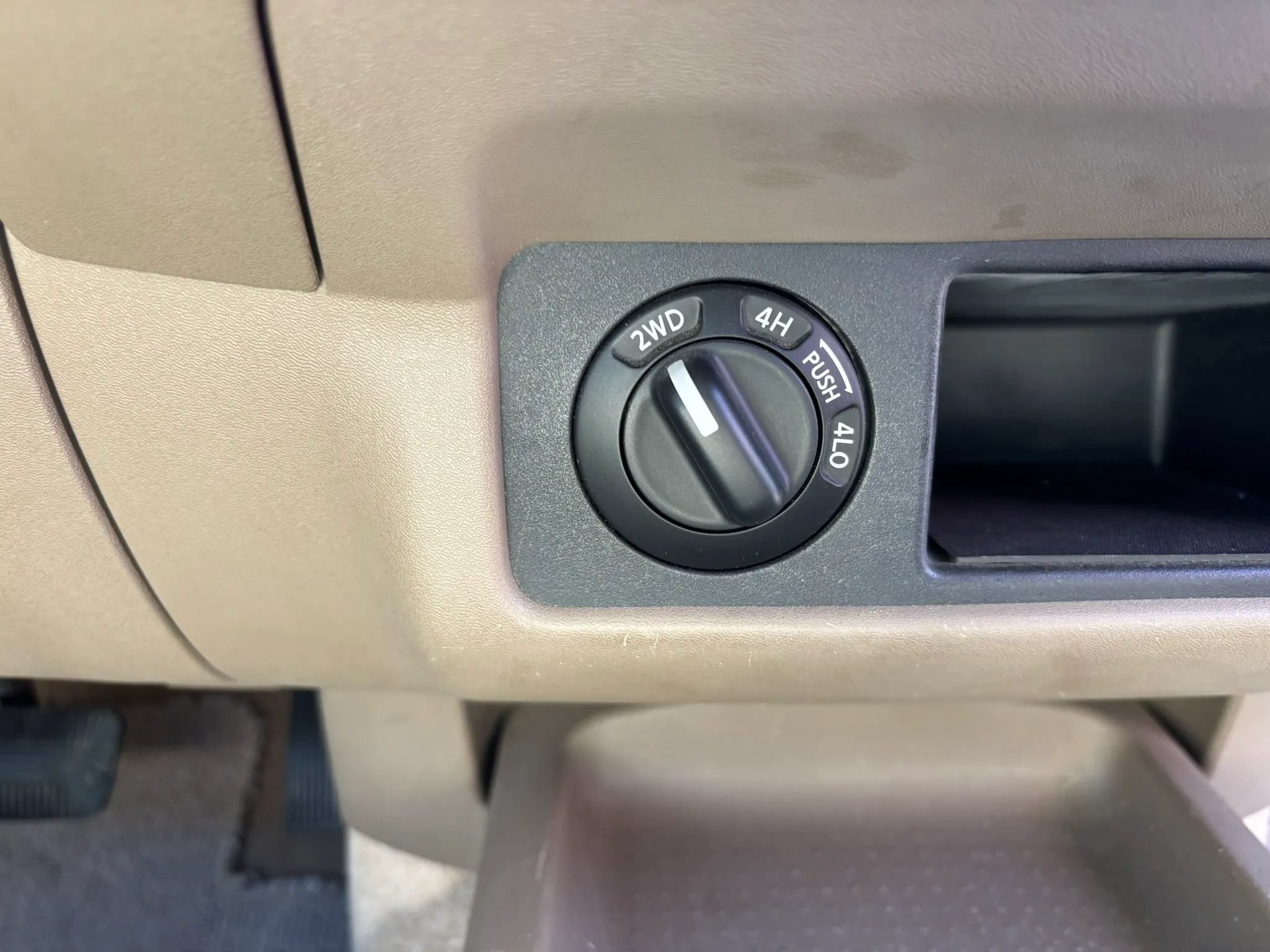 Used 2005 Nissan Frontier SE w/ (P01) Power Pkg AWD/4WD image 14