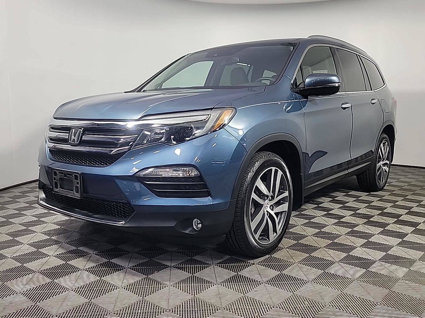 Certified 2017 Honda Pilot Touring image 13