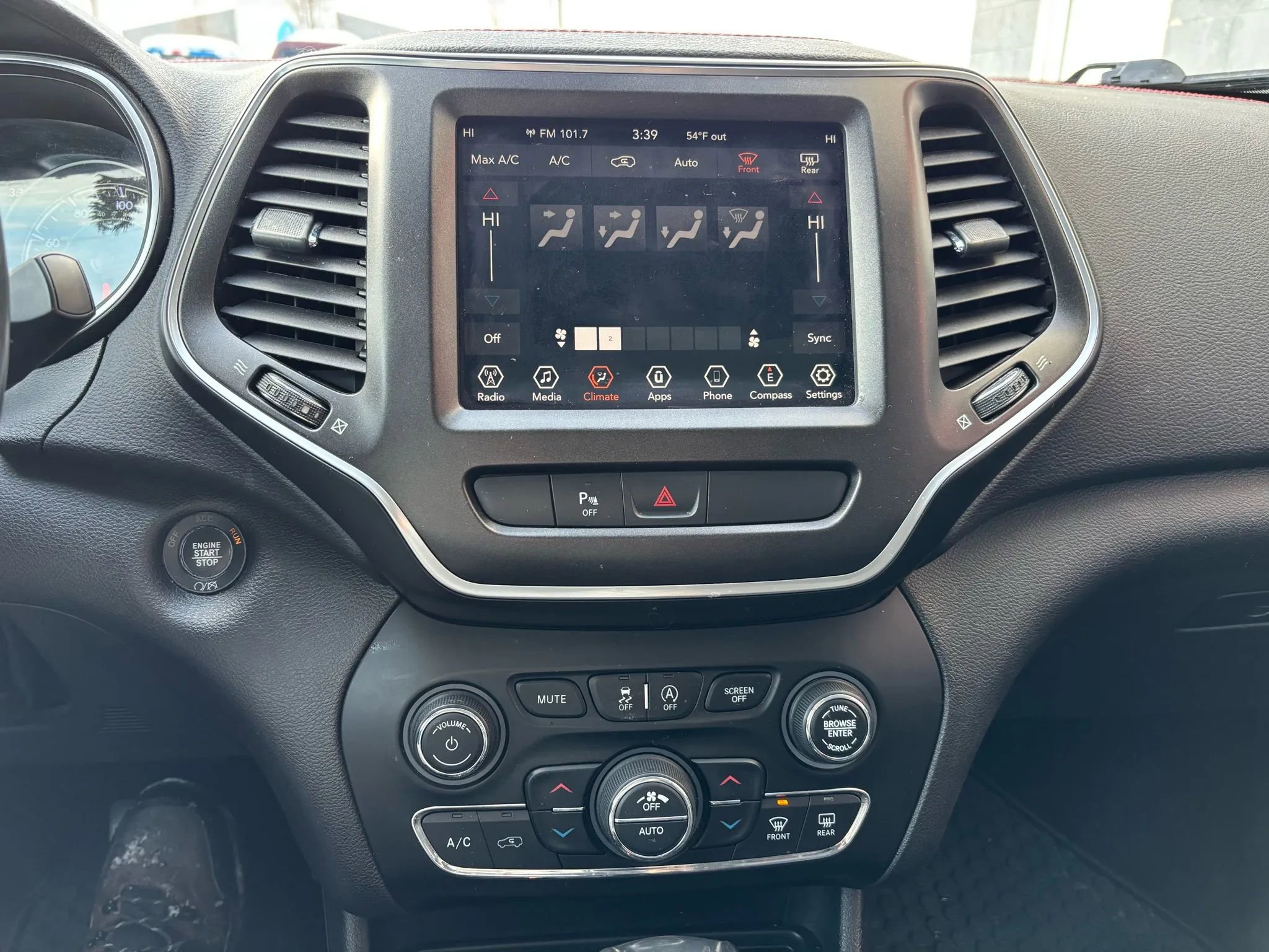 Used 2019 Jeep Cherokee Trailhawk image 24