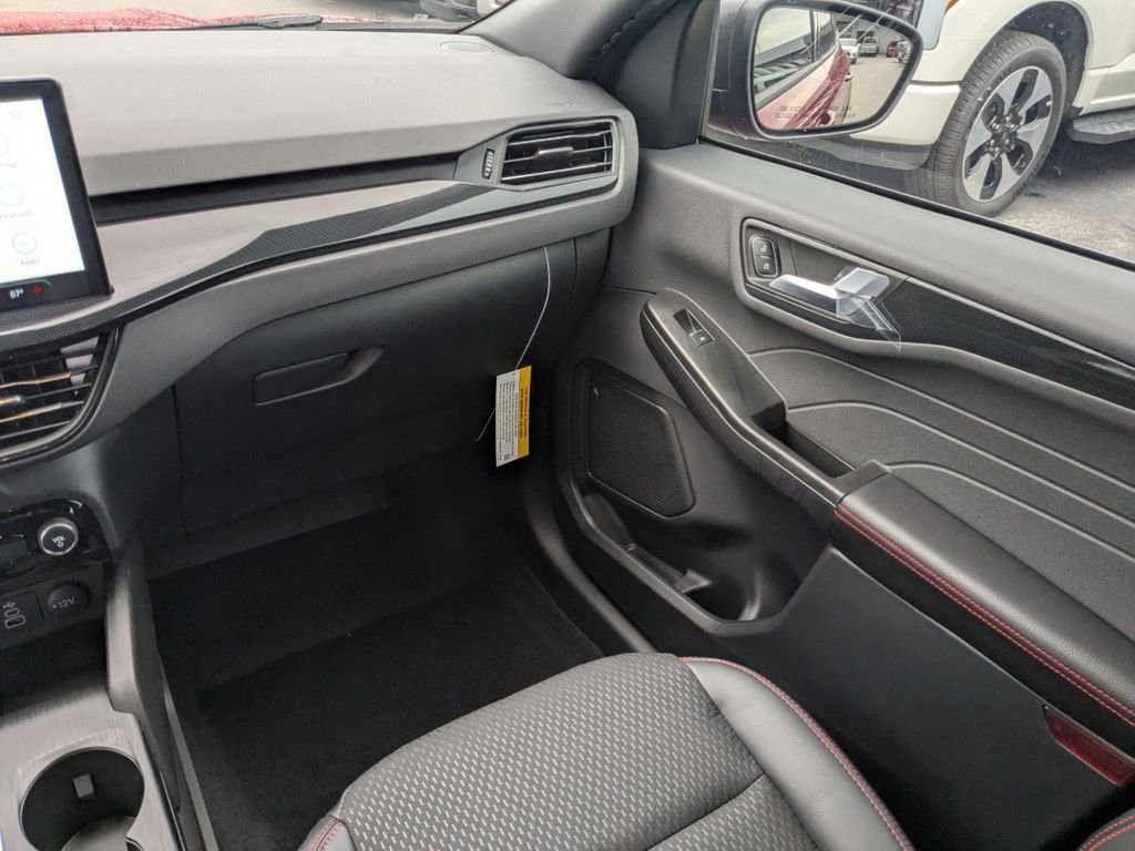 New 2026 Ford Escape ST-Line w/ Tech Pack #1 FWD image 17