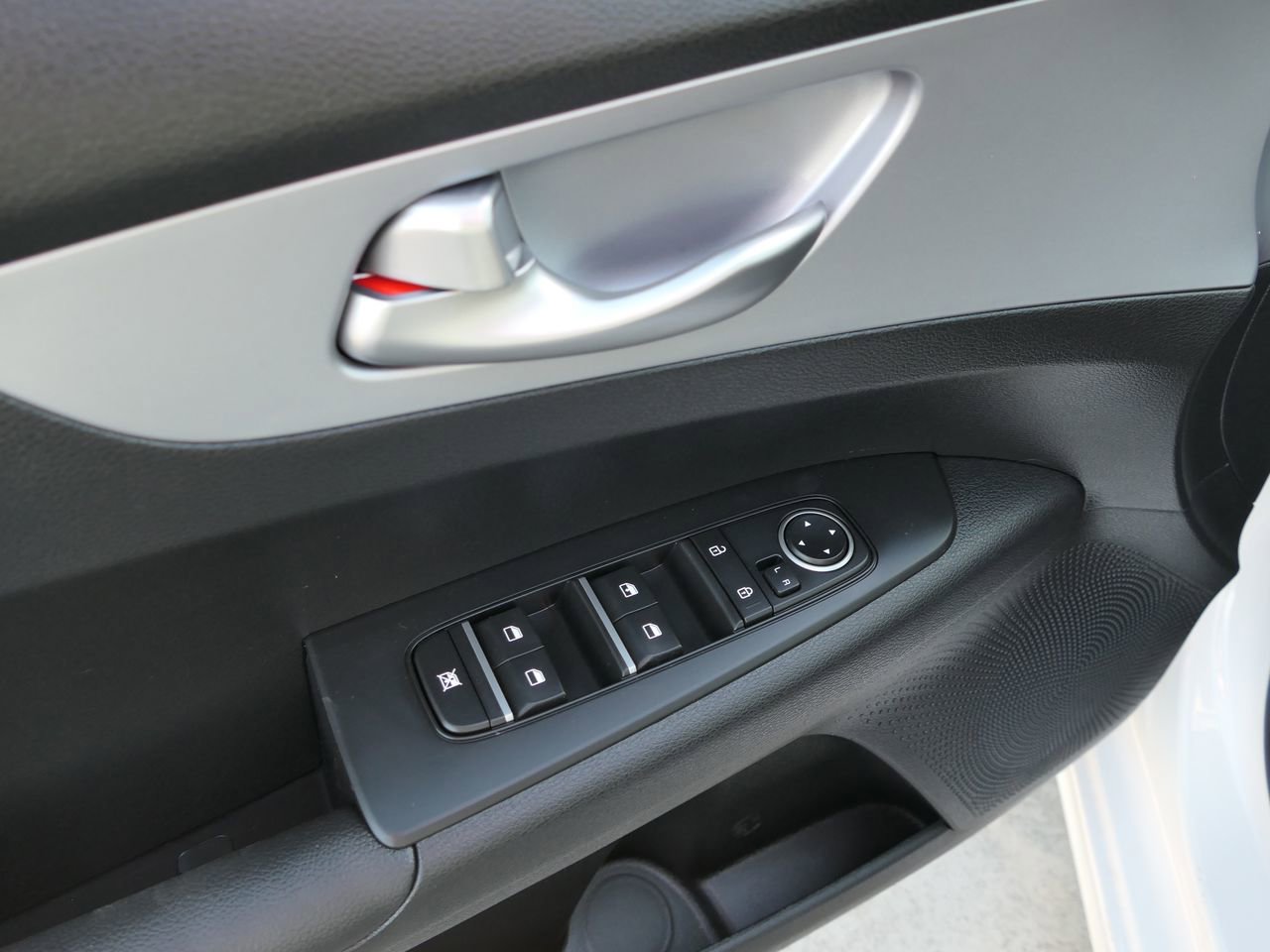 Used 2024 Kia Forte LXS image 13