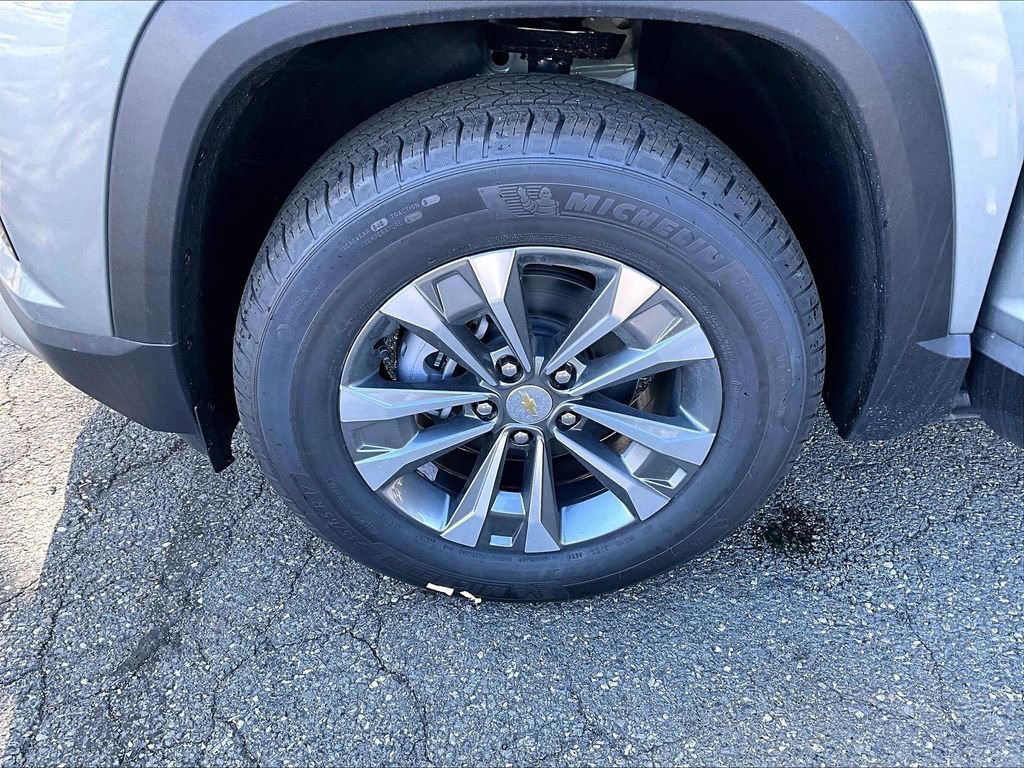 New 2026 Chevrolet Equinox LT w/ Convenience Package II AWD/4WD image 8