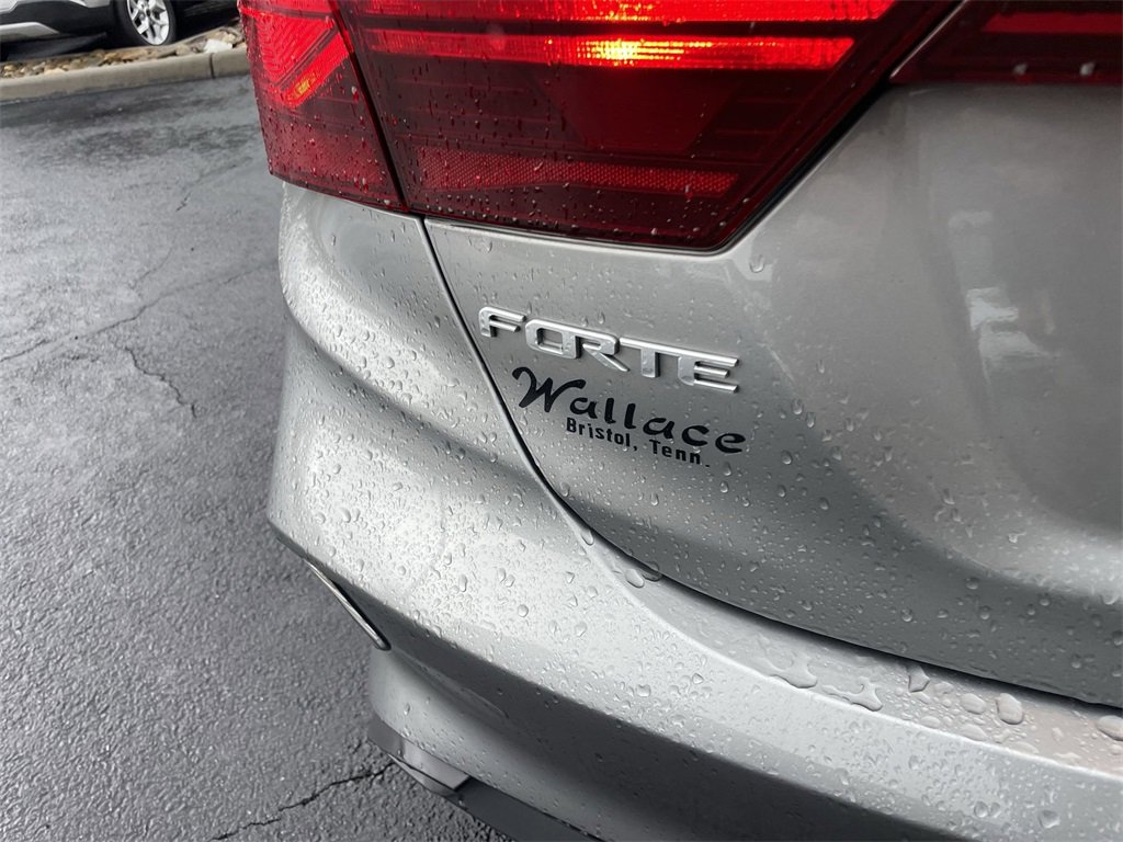 Certified 2022 Kia Forte LXS w/ LXS Technology Package image 6