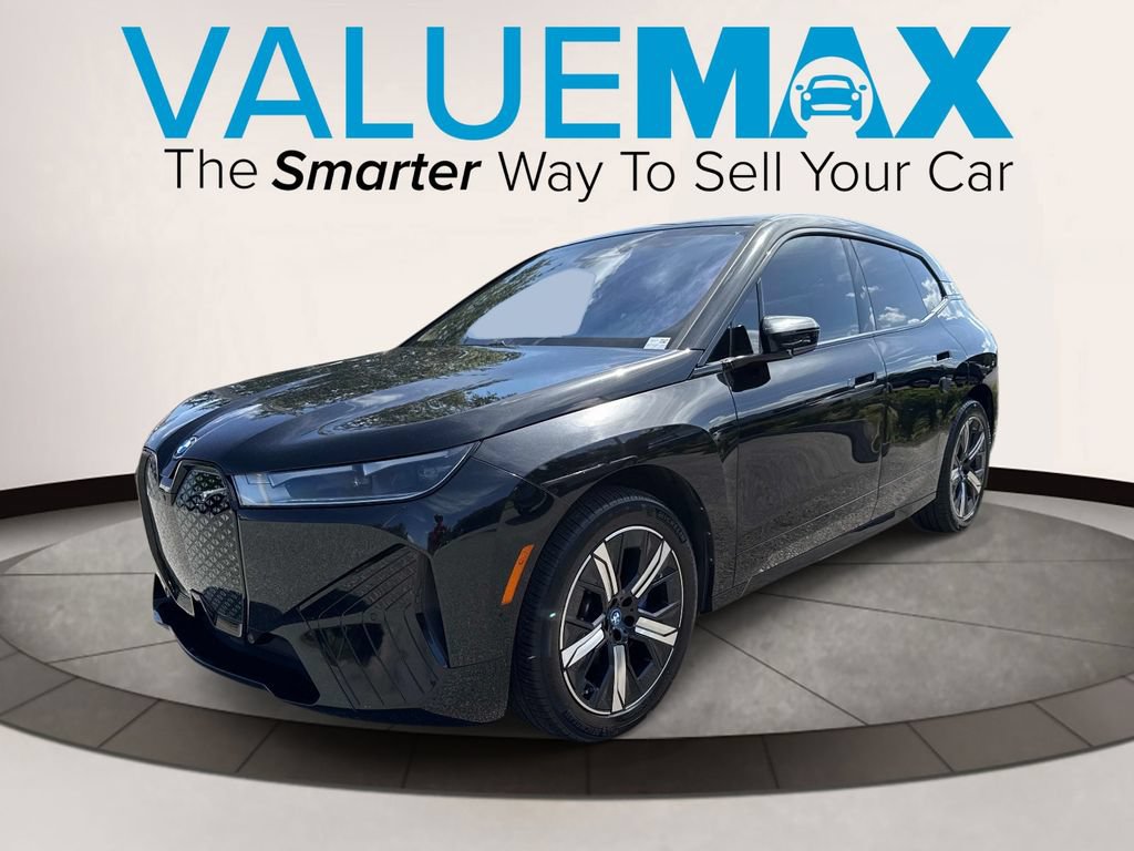 Used 2023 BMW iX xDrive50 w/ Sport Package AWD/4WD image 7