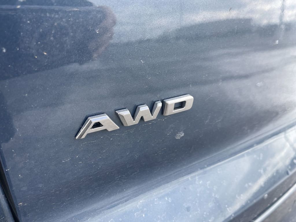 Certified 2024 Cadillac XT4 Sport w/ Cold Weather Package image 3