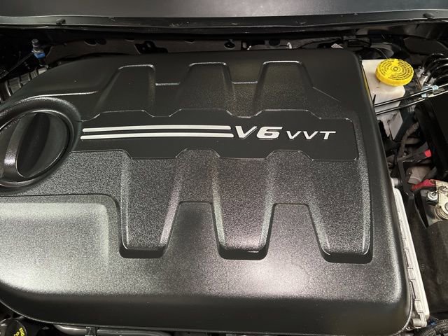 Used 2019 Jeep Cherokee Latitude w/ Cold Weather Group image 19