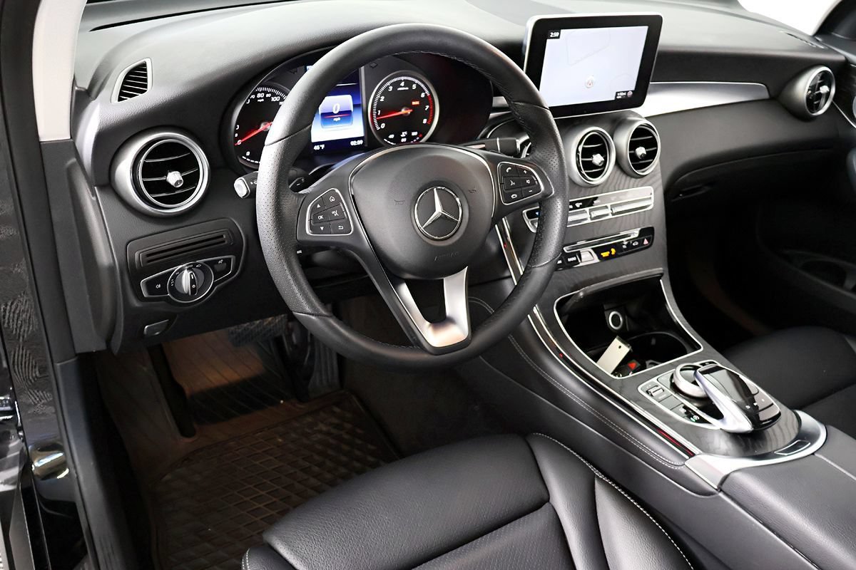 Used 2017 Mercedes-Benz GLC 300 4MATIC Coupe image 23