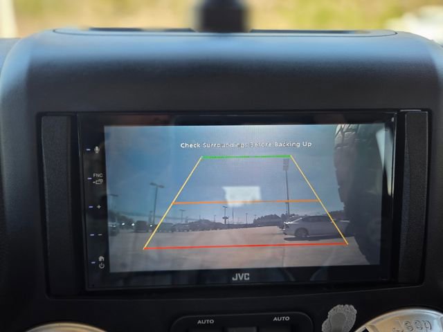 Used 2015 Jeep Wrangler Unlimited Freedom Edition image 25