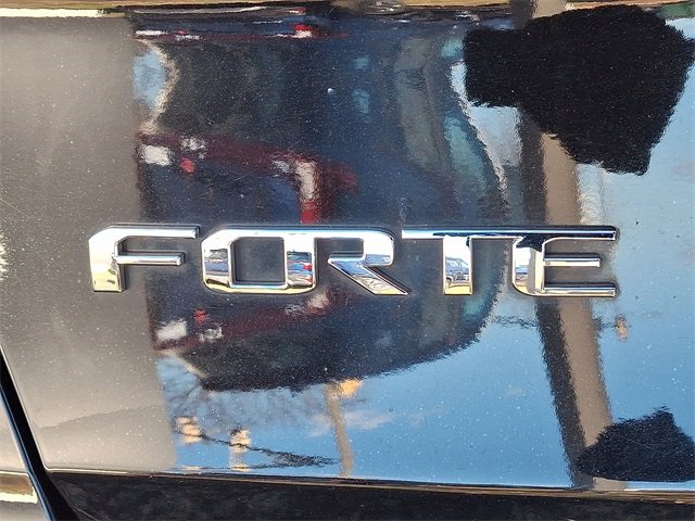 Used 2017 Kia Forte LX image 28