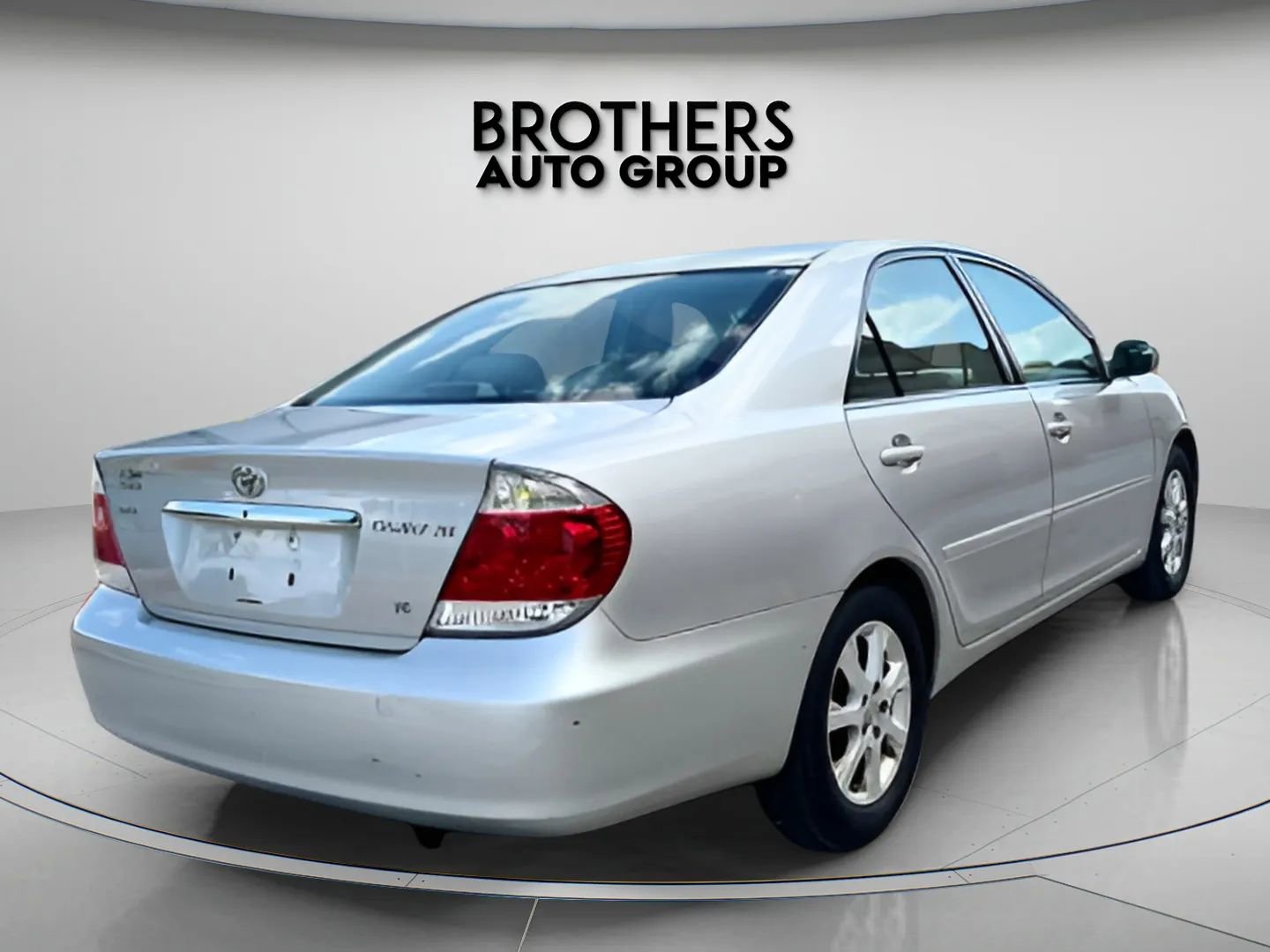 Used 2005 Toyota Camry XLE FWD image 11