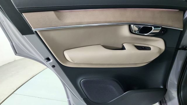 New 2026 Volvo XC90 B6 Plus w/ Protection Package Premier AWD/4WD image 28