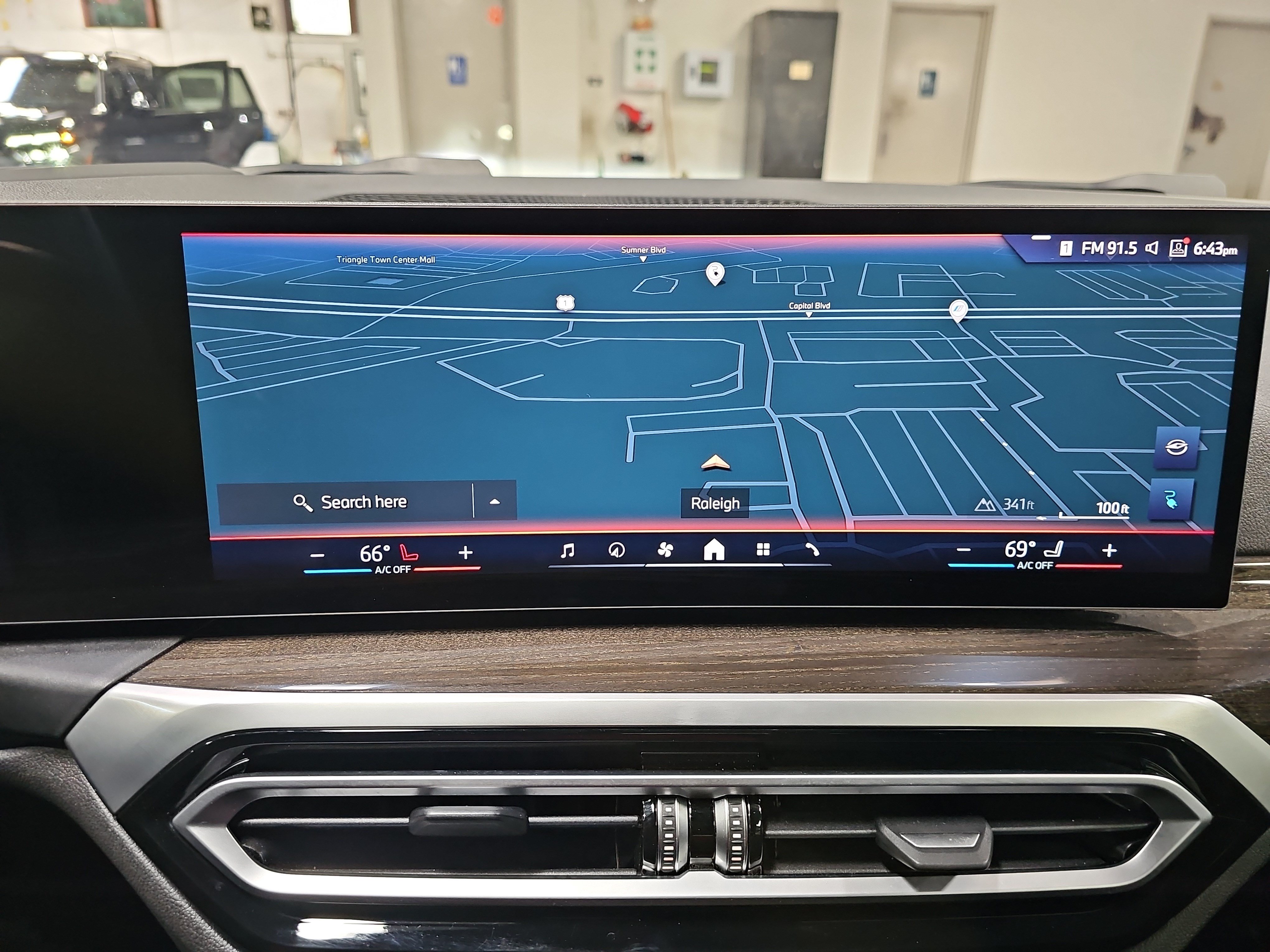 Used 2024 BMW i4 eDrive40 w/ Premium Package RWD image 23