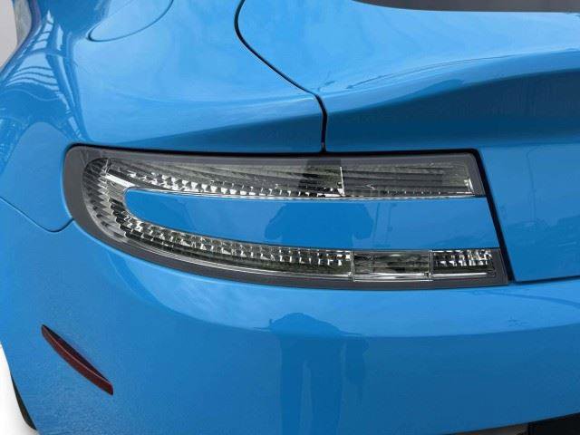 Used 2011 Aston Martin V12 Vantage Coupe RWD image 14
