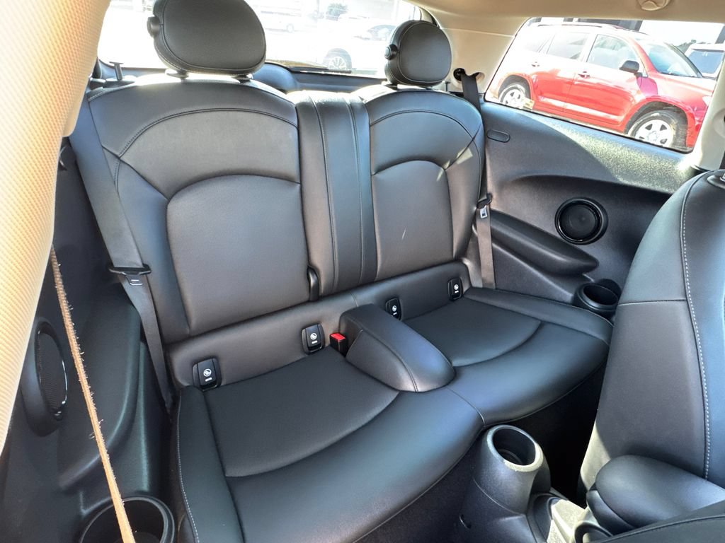 Used 2023 MINI Cooper 2-Door Hardtop FWD image 15