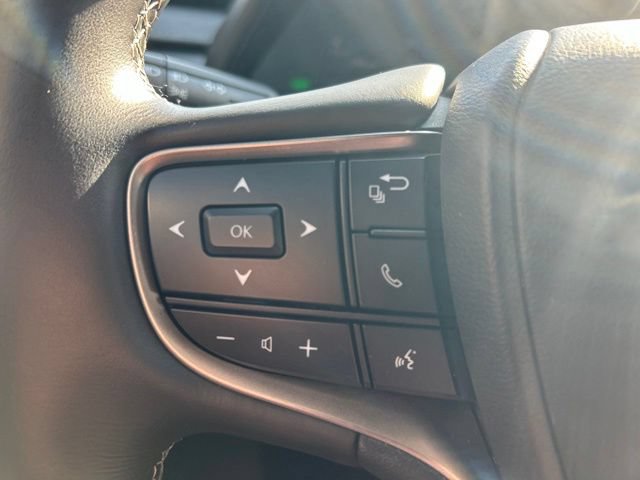 Certified 2022 Lexus UX 250h w/ Premium Package AWD/4WD image 18