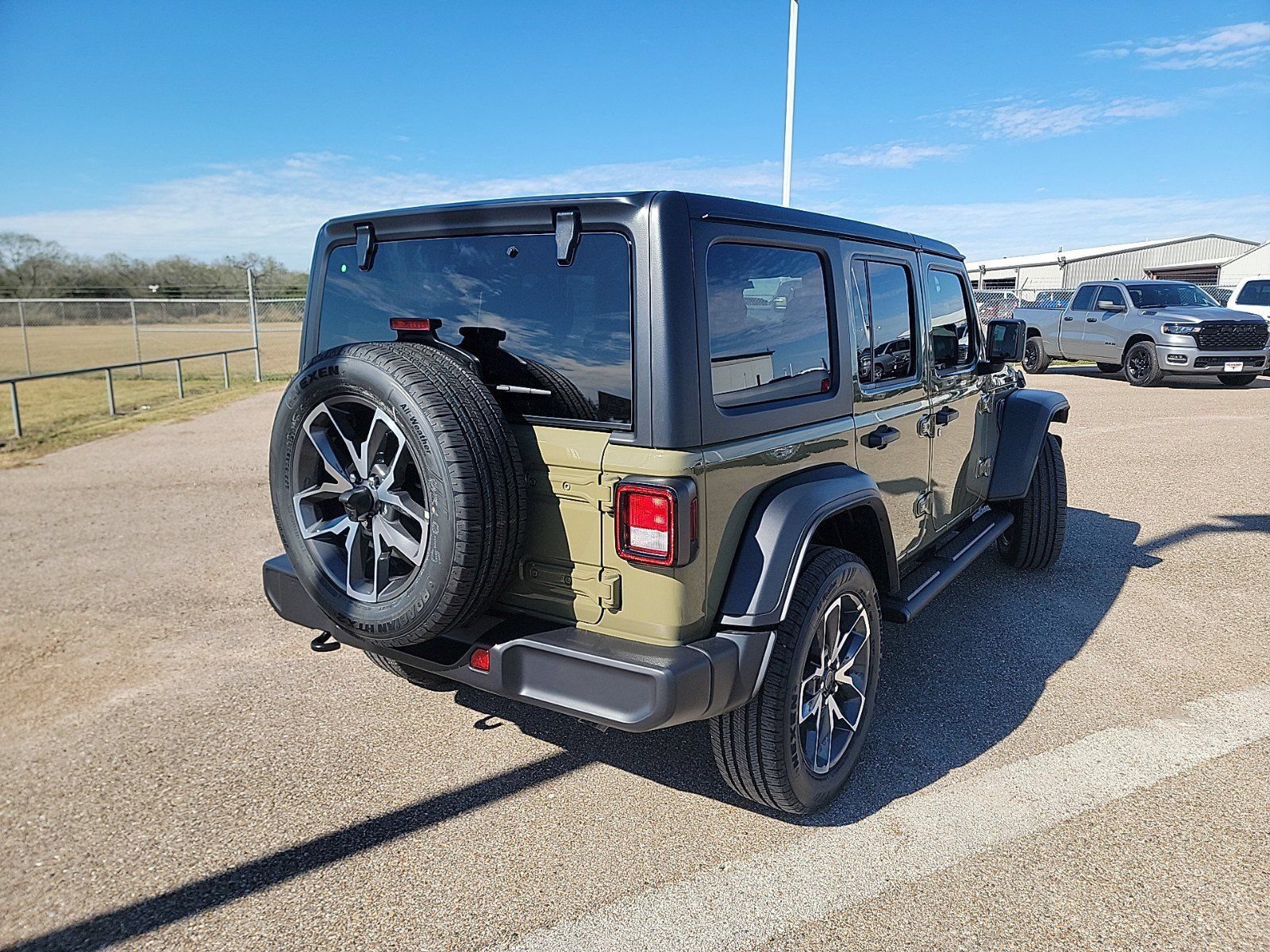 Used 2025 Jeep Wrangler Unlimited Sport S 4xe w/ Convenience Group AWD/4WD image 13