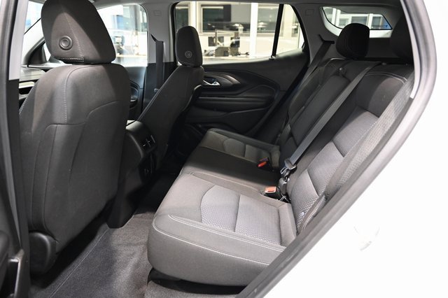 Used 2023 GMC Terrain SLE w/ Driver Convenience Package image 11