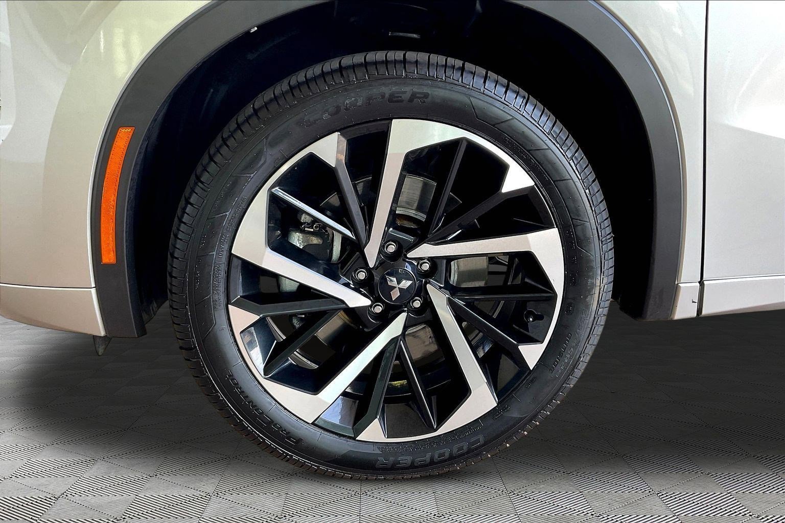 Used 2022 Mitsubishi Outlander SEL AWD/4WD image 32